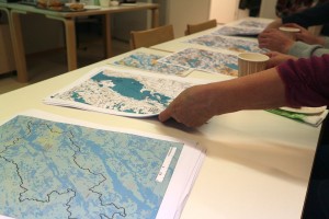 Valuma-aluekarttoja käsiteltiin lokakuussa hankkeen työpajassa Sevetissä.