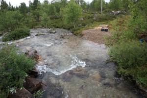 Kutusoraikot paikallaan, uoma ennallistettu, talvi ja kevät seurataan ja viimeistellään 2018 Kirakkakoskella.